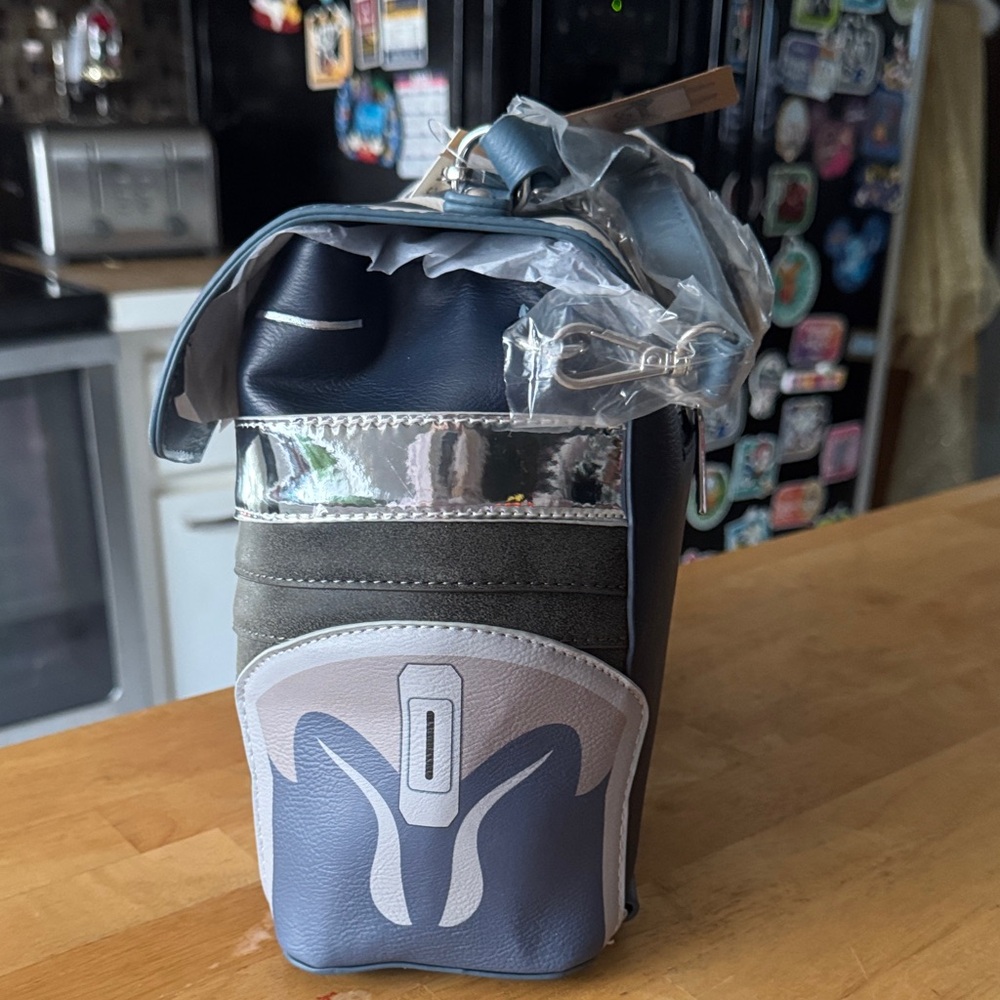 Her Universe Ahsoka Tano Crossbody and Mini Backpack - Picture 12 of 15